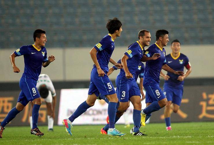 米兰体育官方网站-转折点！亚特兰大调整名单，荷甲关键时刻攻防权衡，底气十足，细节决定成败