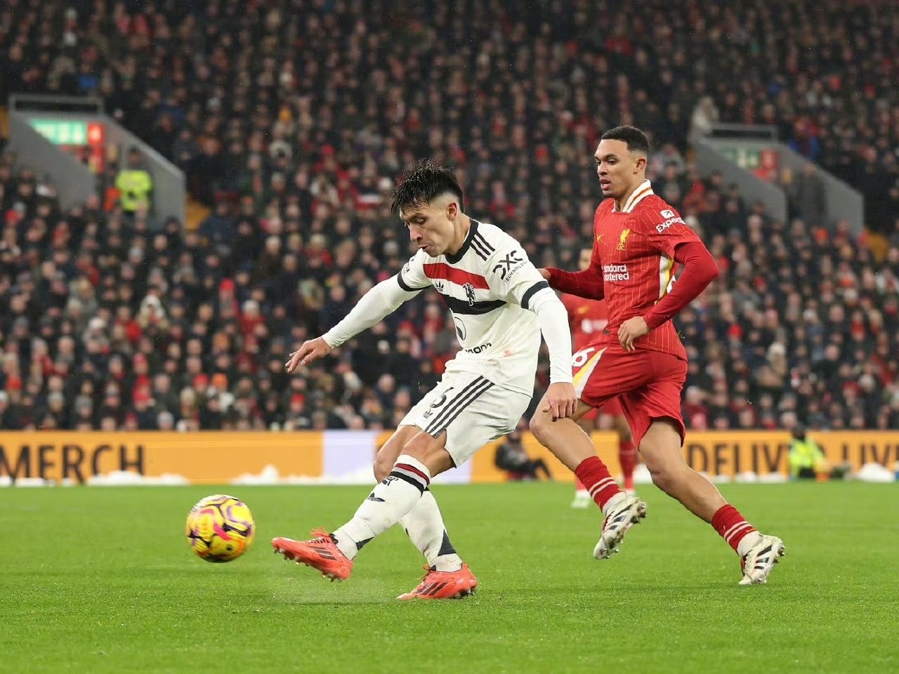 2024为何英超对抗如强烈还能打到90分钟