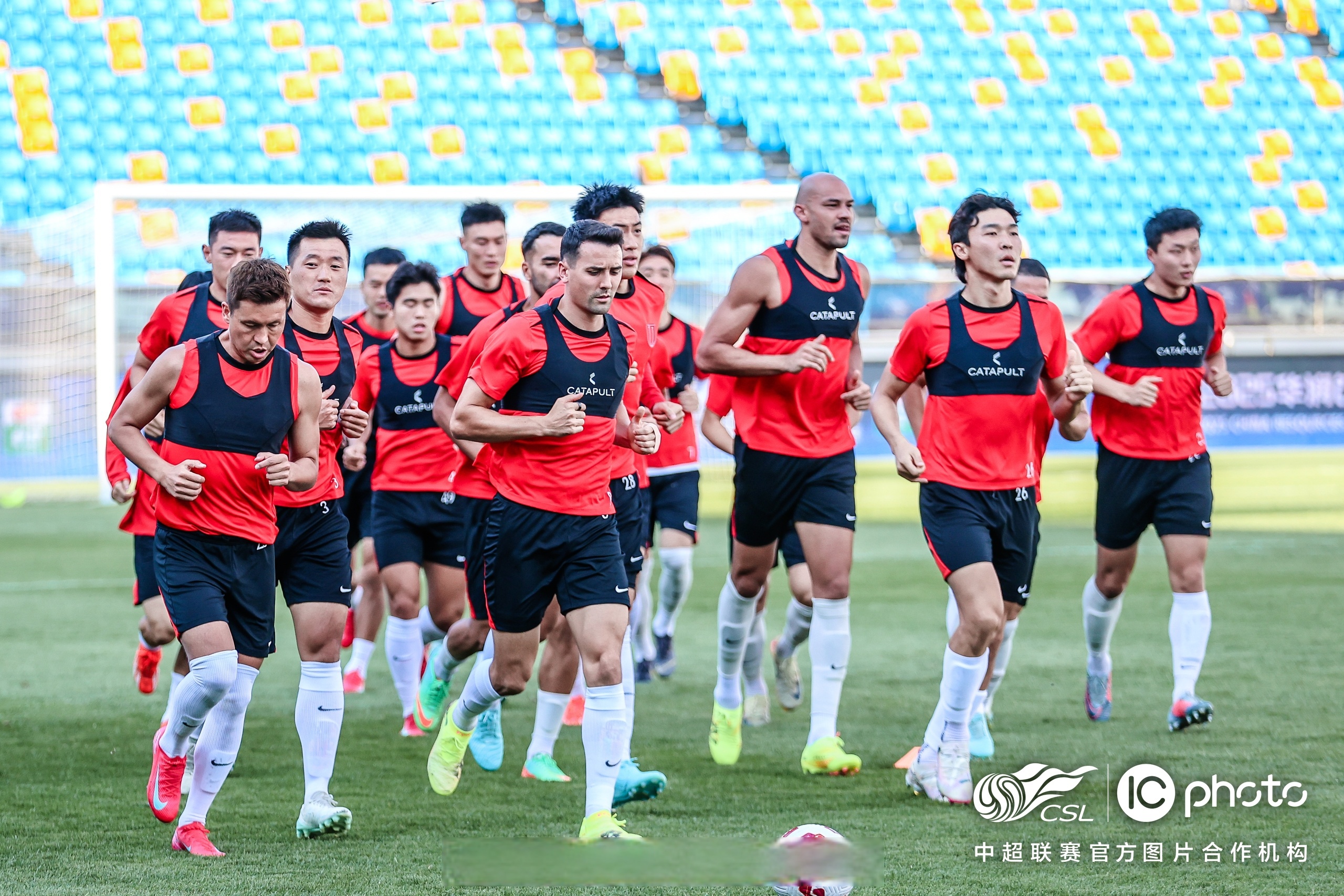 米兰体育在线登录-今夜体能课后；成都蓉城复出首秀备战全明星赛；球迷炸锅；阵容厚度经受考验