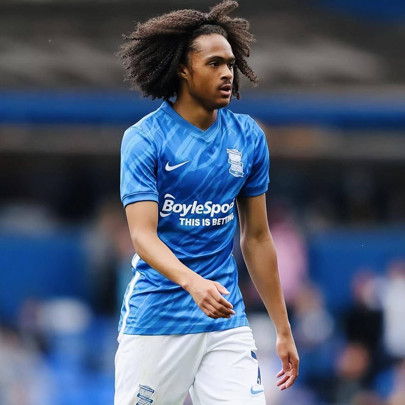 米兰体育在线登录-风云突变！费耶诺德转会期遗憾出局，足总杯版图或变，态度坚定，年轻球员得到机会