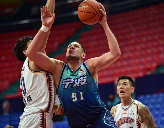 国王杯赛前再迎强敌,上海久事复出首秀,主帅态度——悬念犹存,医务组通报恢复 国王杯赛前再迎强敌,上海久事复出首秀,主帅态度——悬念犹存,医务组通报恢复